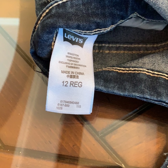 Levi shorts size 12 - Picture 6 of 8